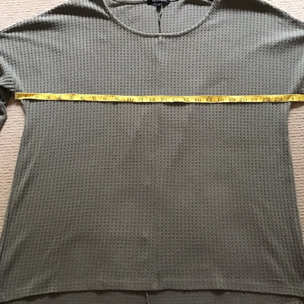 💥3/$10 Pullover Sweater - Picture 5 of 7